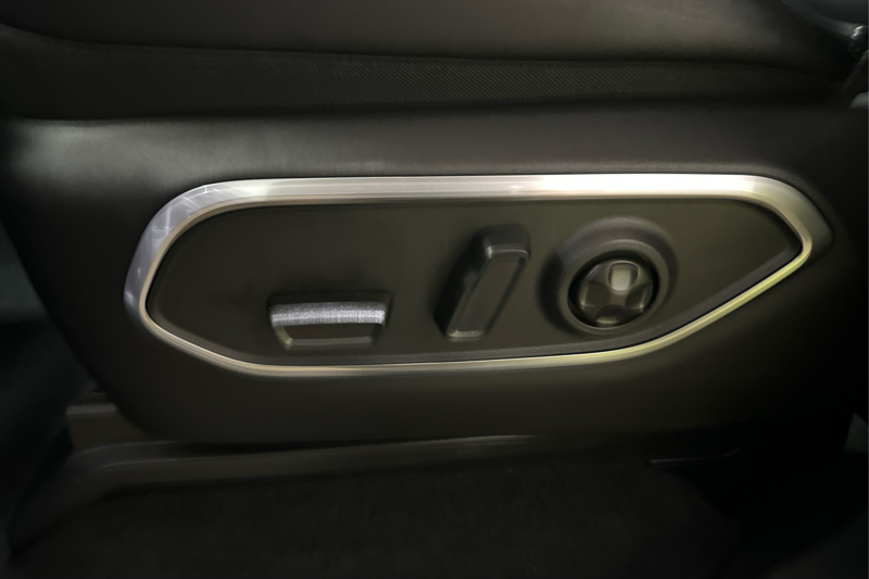 2026 Jeep Grand Wagoneer — photo 28 of 30