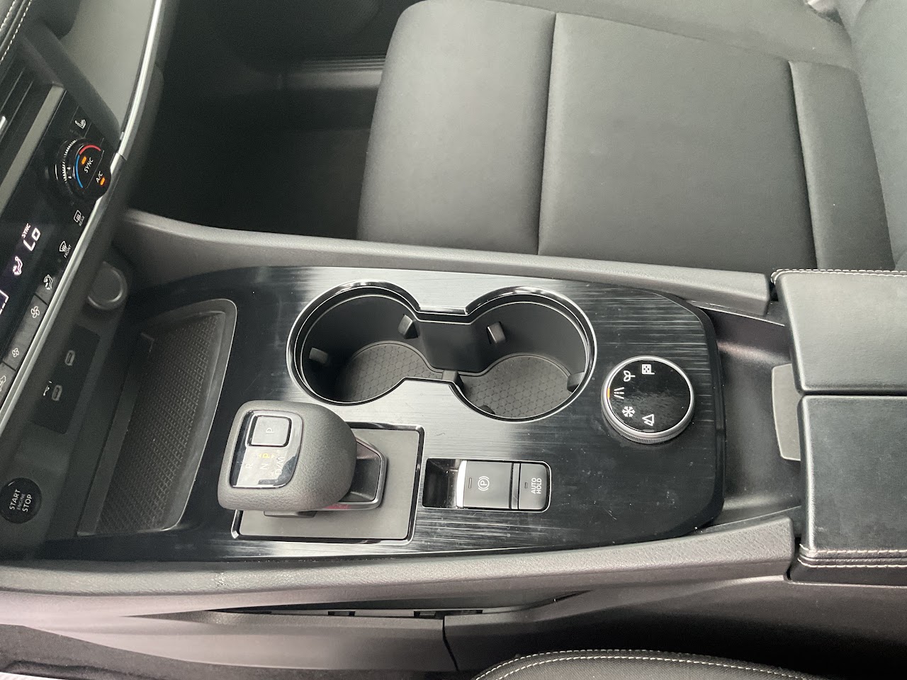 2025 Nissan Rogue — photo 29 of 34