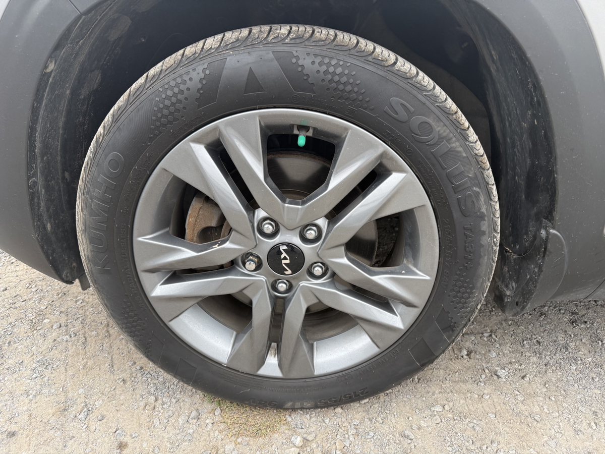 2022 Kia Seltos — photo 10 of 25