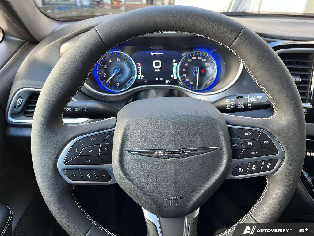 2026 Chrysler Grand Caravan — photo 14 of 25