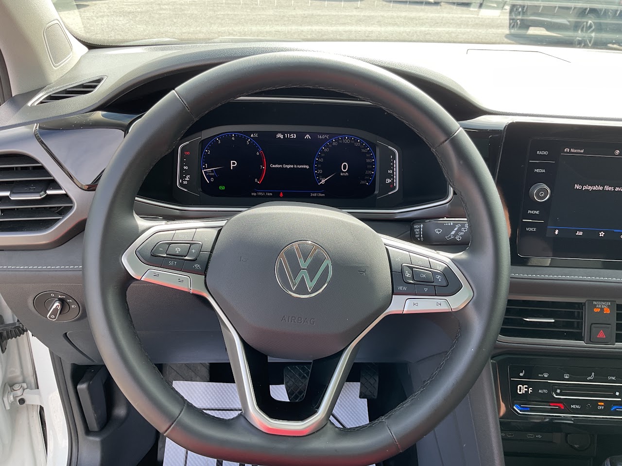 2026 Volkswagen Taos — photo 24 of 34