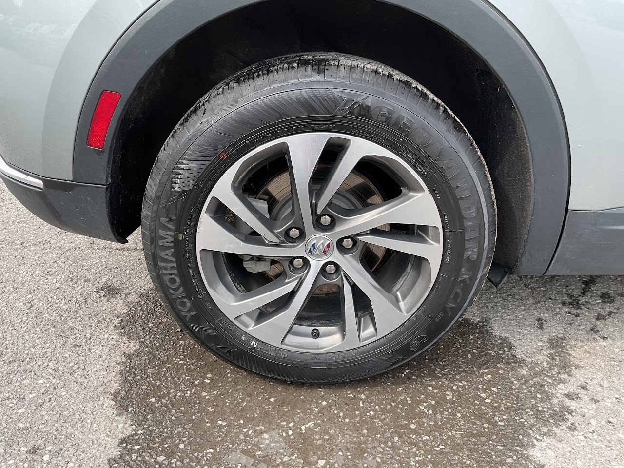 2023 Buick Envision — photo 12 of 34