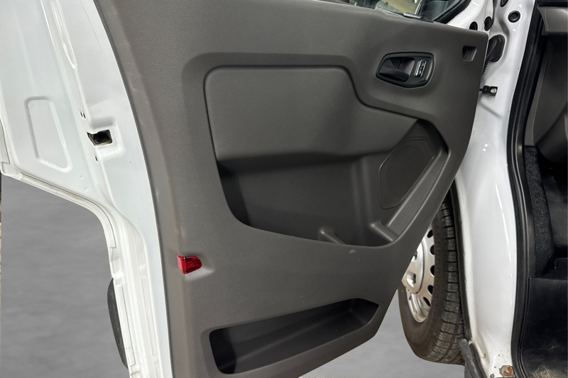 2025 Ford Transit Cargo Van — photo 18 of 29