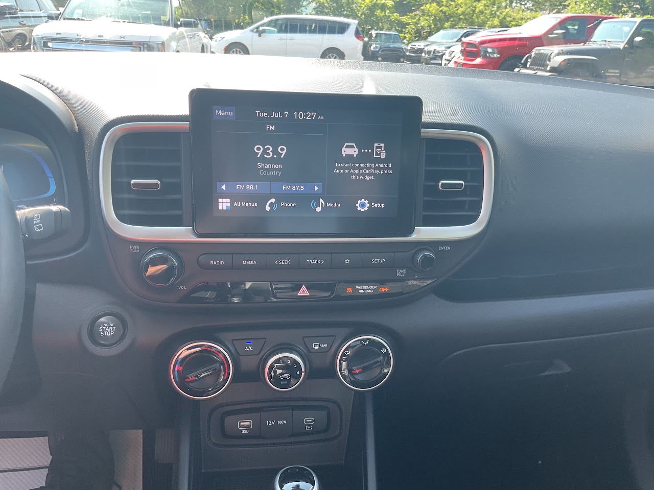 2024 Hyundai Venue — photo 28 of 34