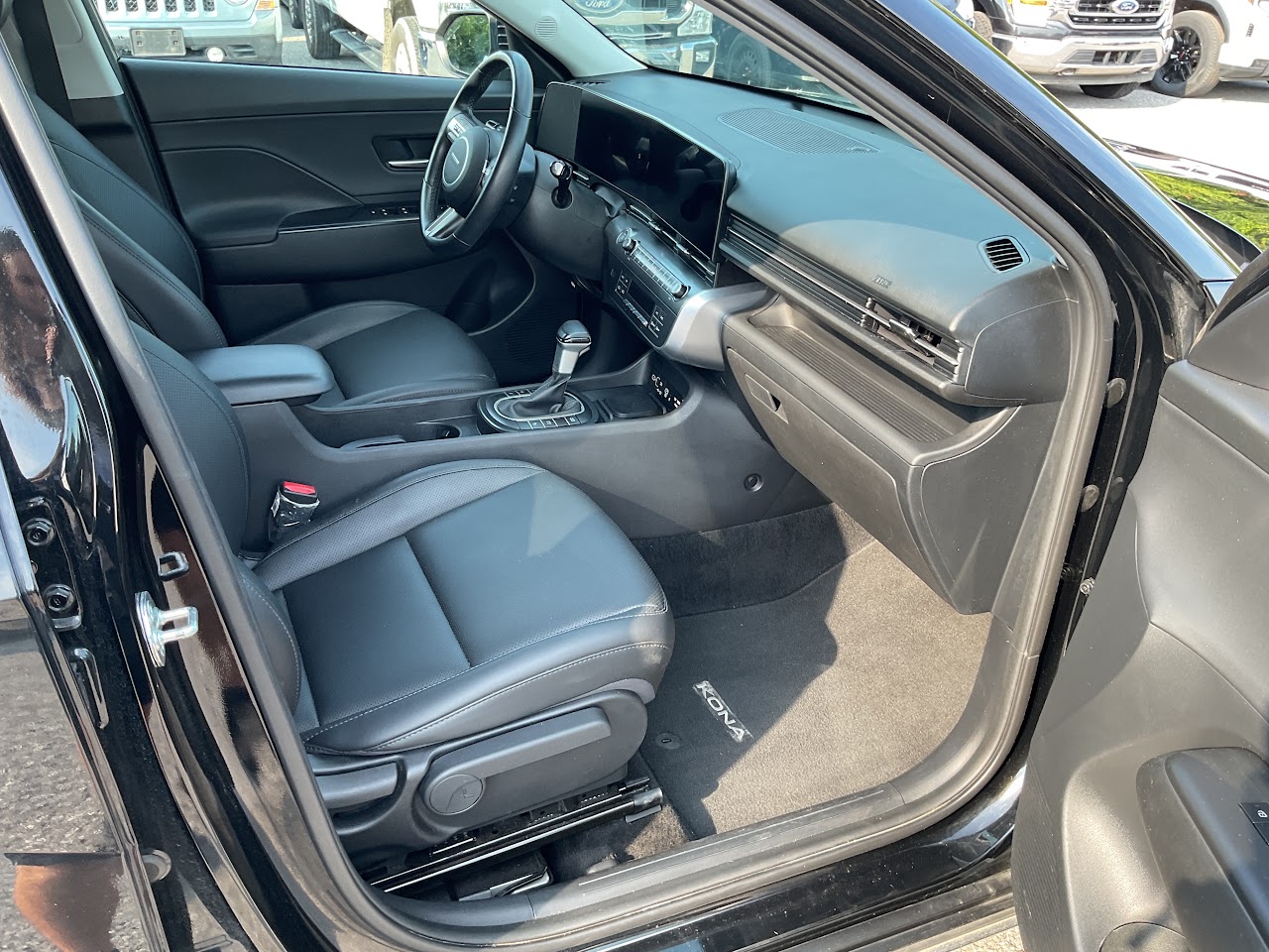 2025 Hyundai Kona — photo 21 of 34