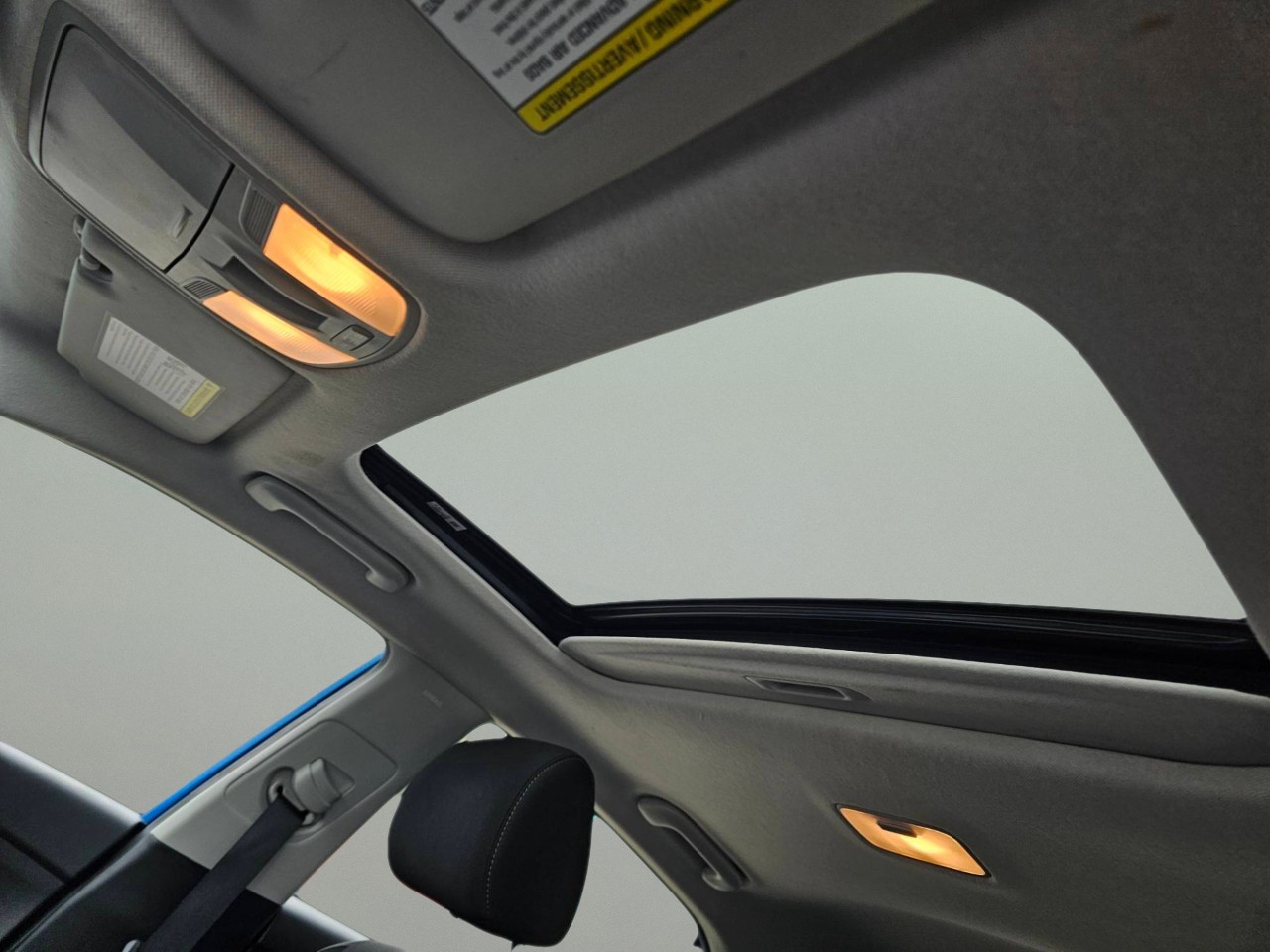 2023 Kia Rio 5-door — photo 7 of 18