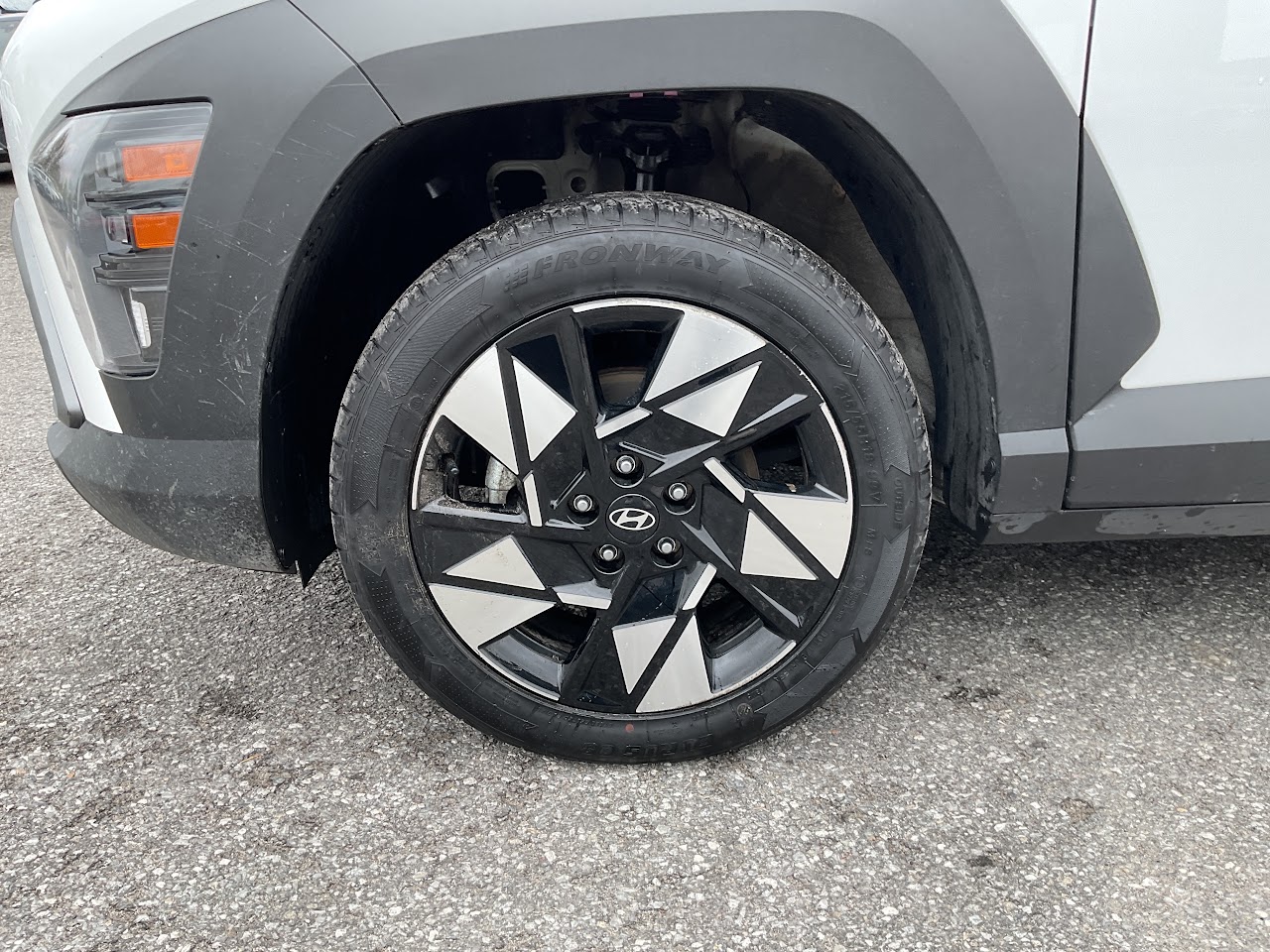 2024 Hyundai Kona — photo 12 of 34