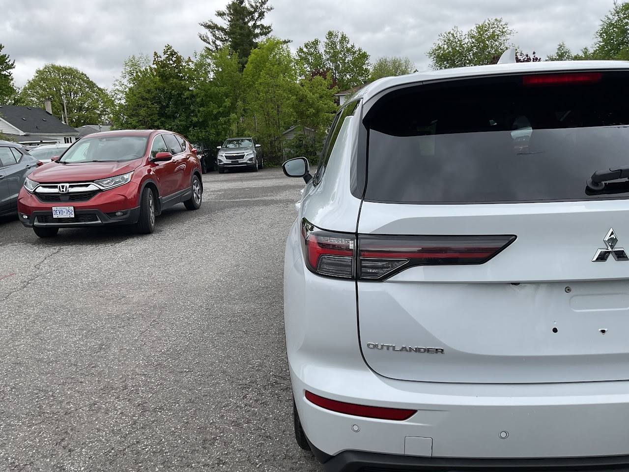 2025 Mitsubishi Outlander — photo 17 of 33