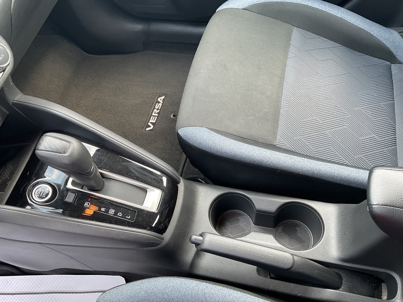2025 Nissan Versa — photo 29 of 34