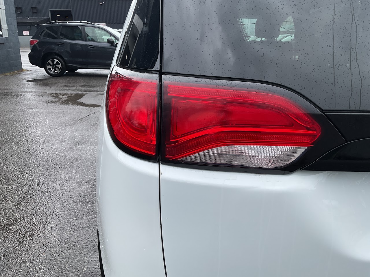 2023 Chrysler Grand Caravan — photo 16 of 34