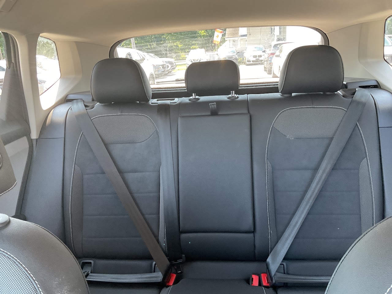 2024 Volkswagen Taos — photo 25 of 34