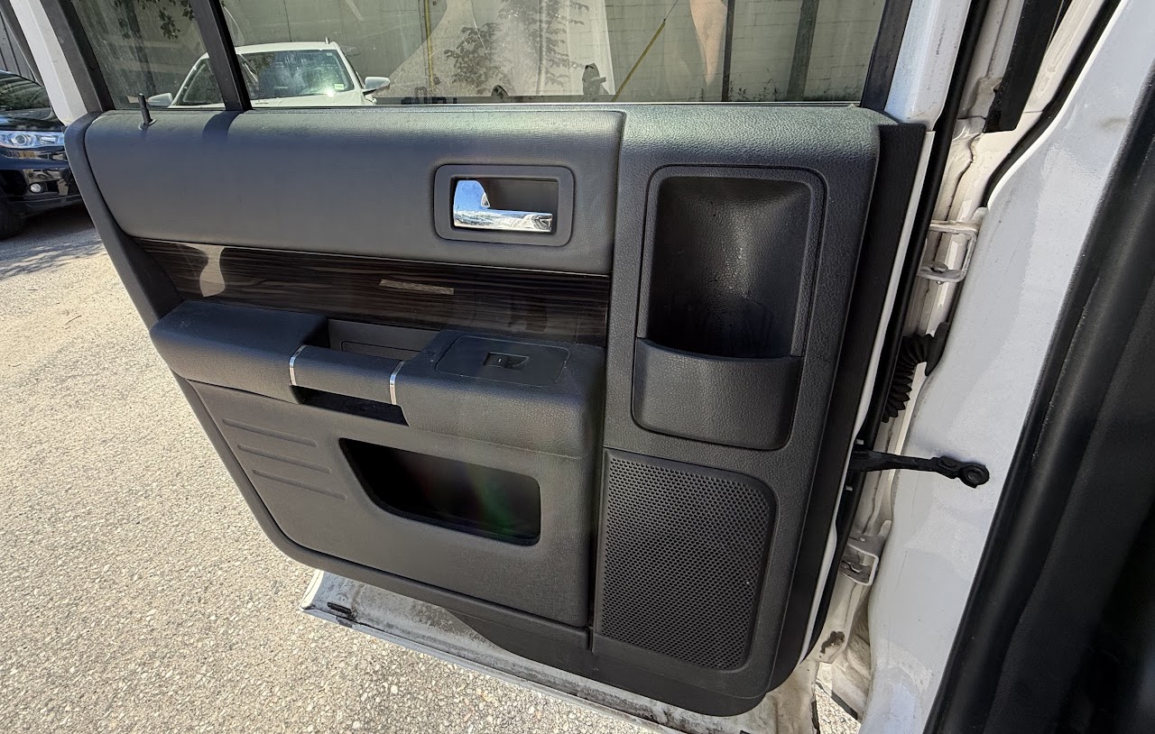 2018 Ford Flex — photo 23 of 48