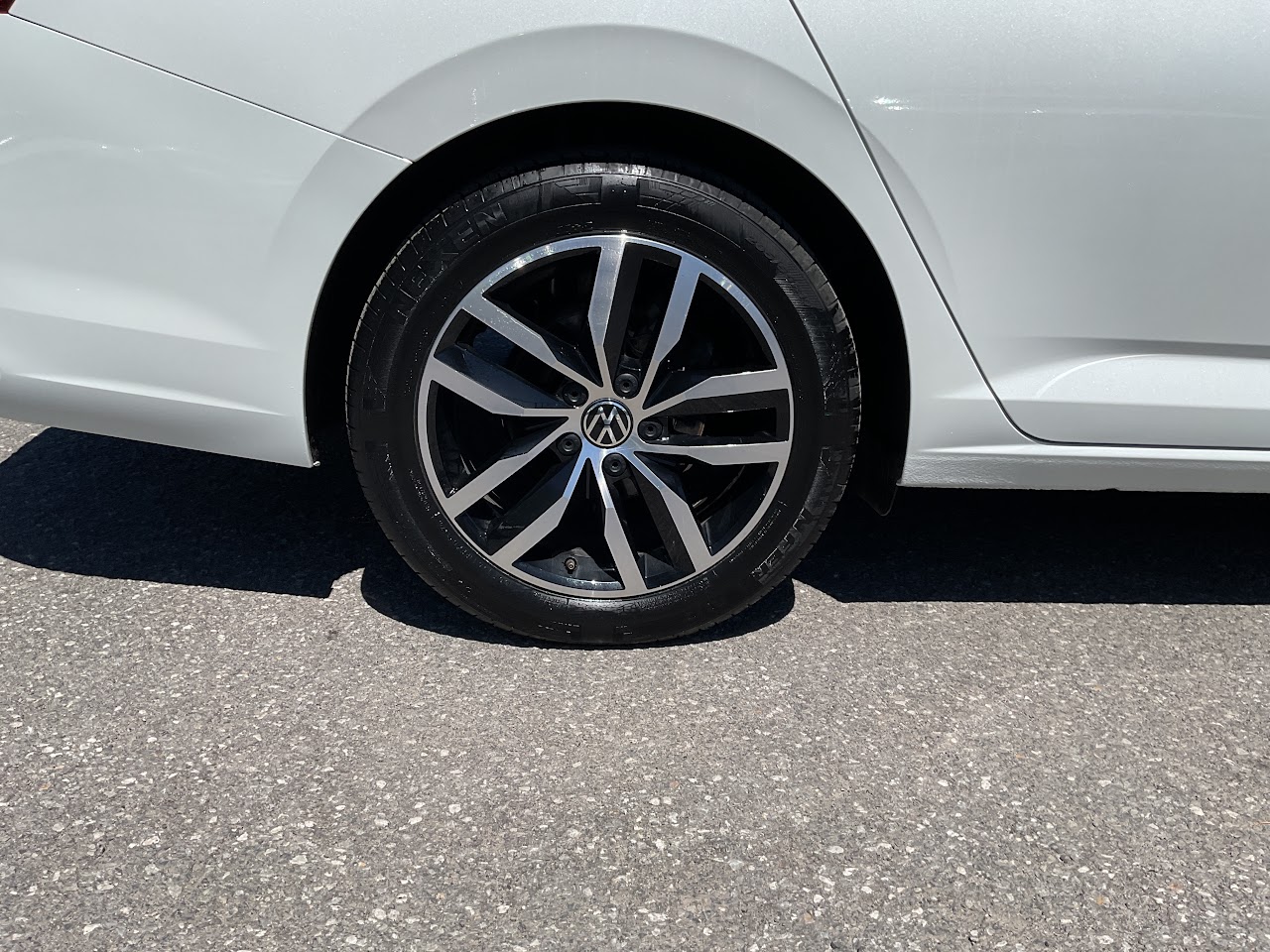 2025 Volkswagen Jetta — photo 14 of 34