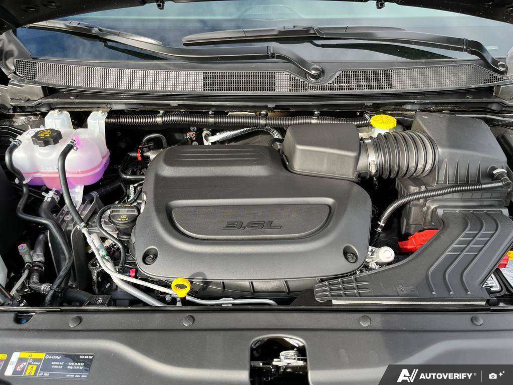 2027 Chrysler Grand Caravan — photo 10 of 25