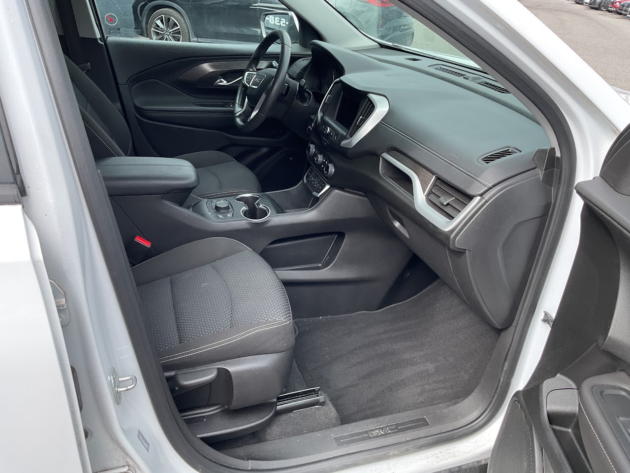 2022 GMC Terrain — photo 22 of 34