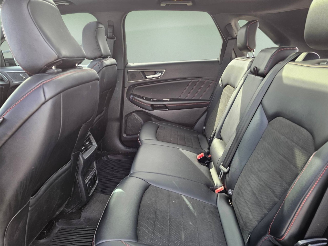 2020 Ford Edge — photo 20 de 24