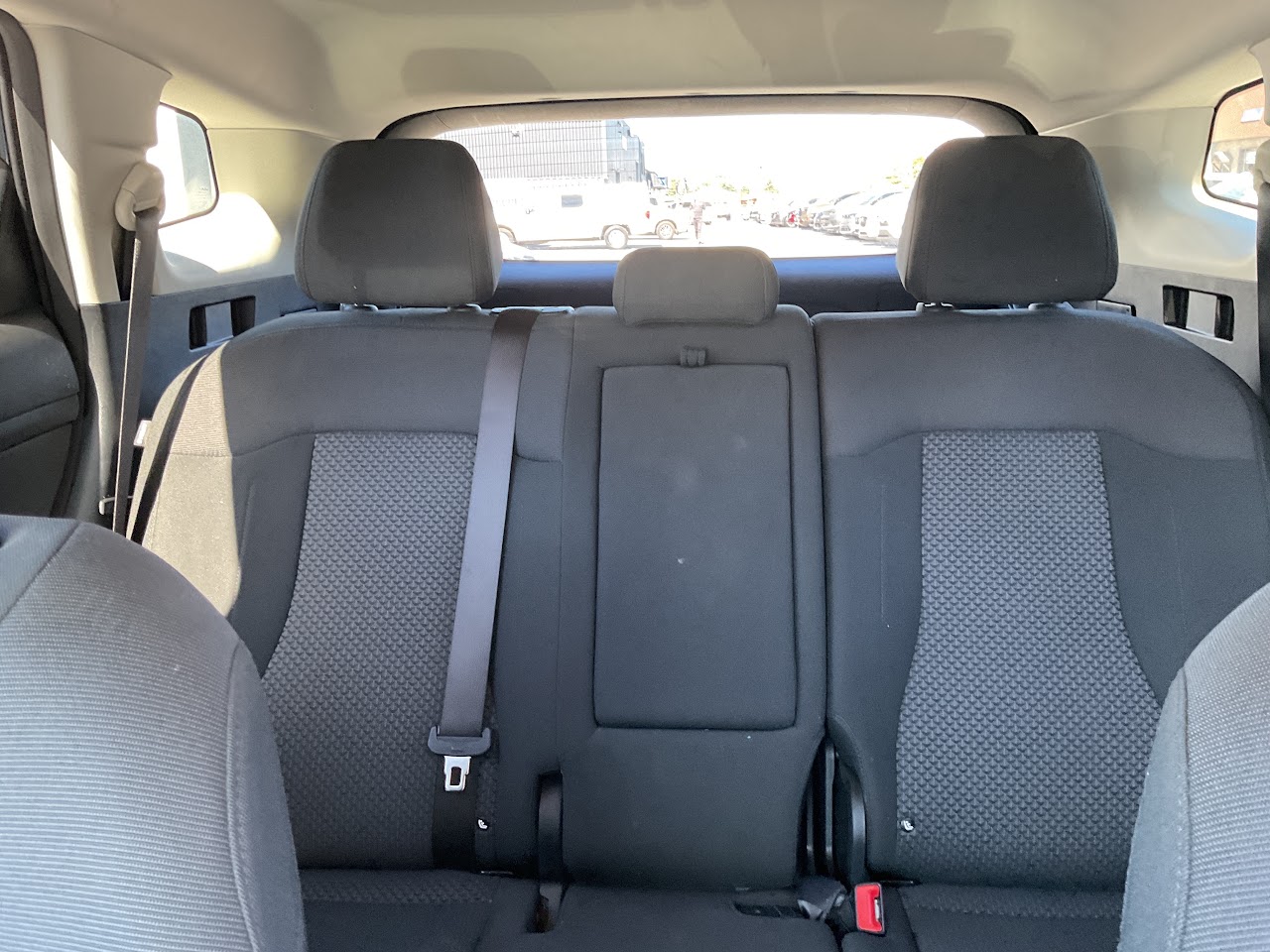 2025 Kia Sportage — photo 27 of 34