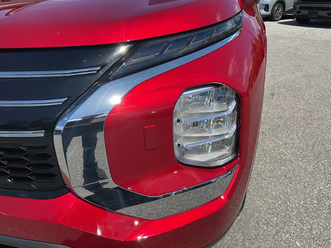2025 Mitsubishi Outlander — photo 15 of 33