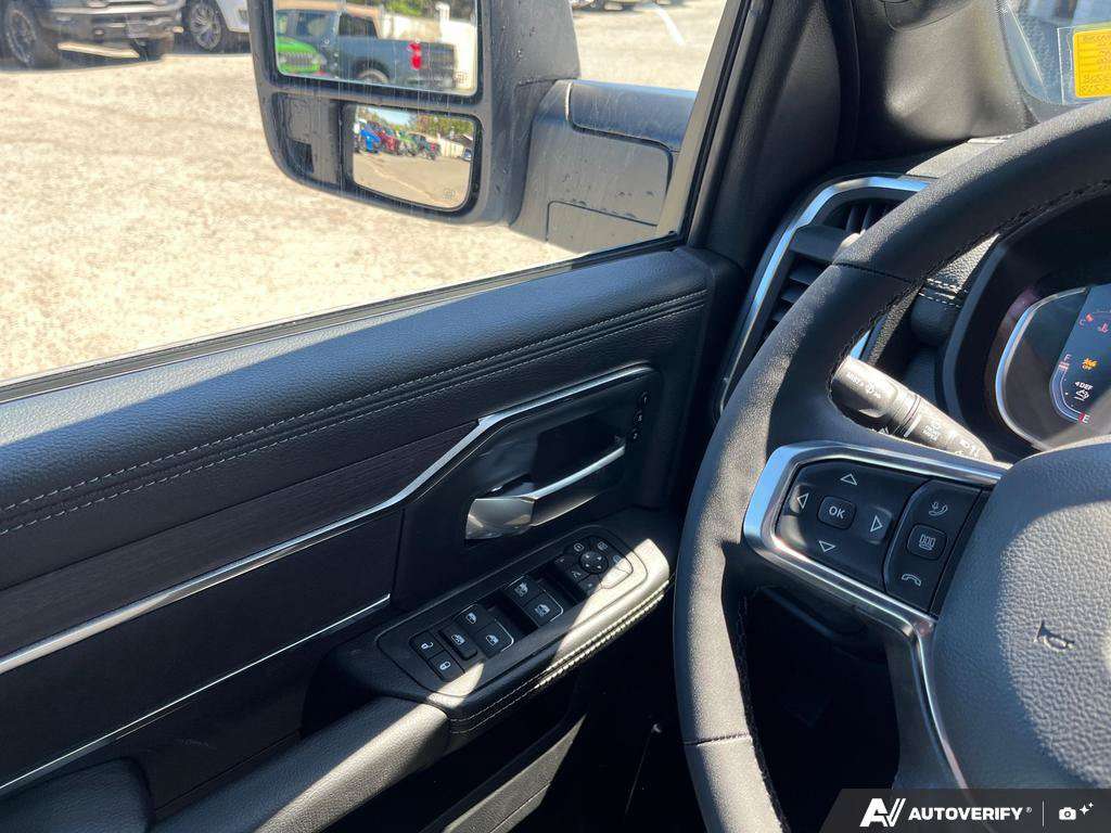 2026 Ram 3500 Crew Cab — photo 17 of 25