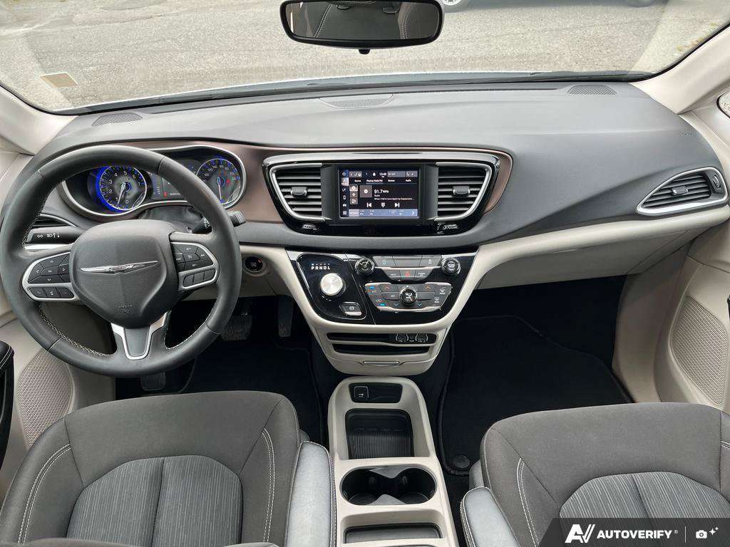 2024 Chrysler Grand Caravan — photo 24 of 25