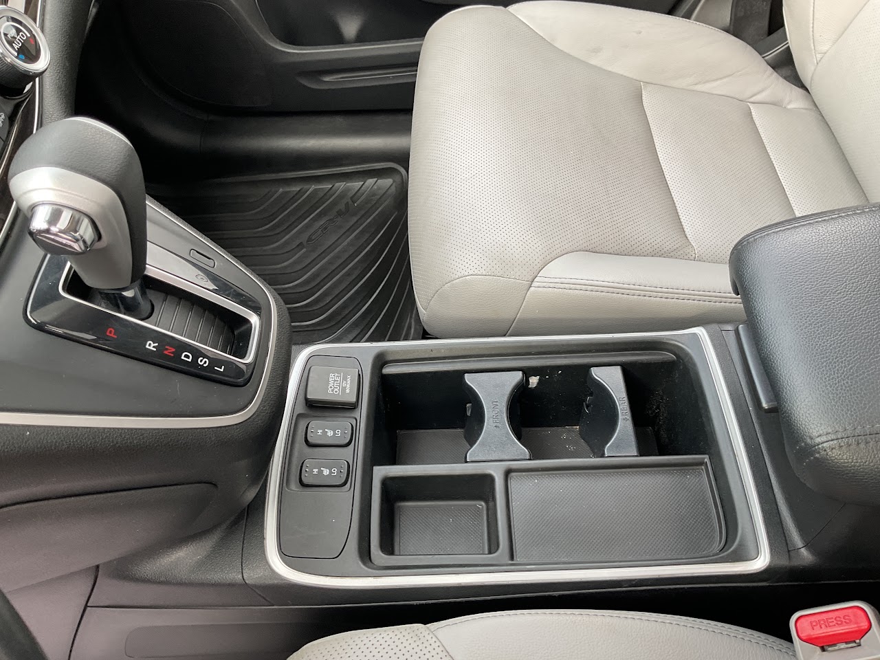 2015 Honda CR-V — photo 28 of 33