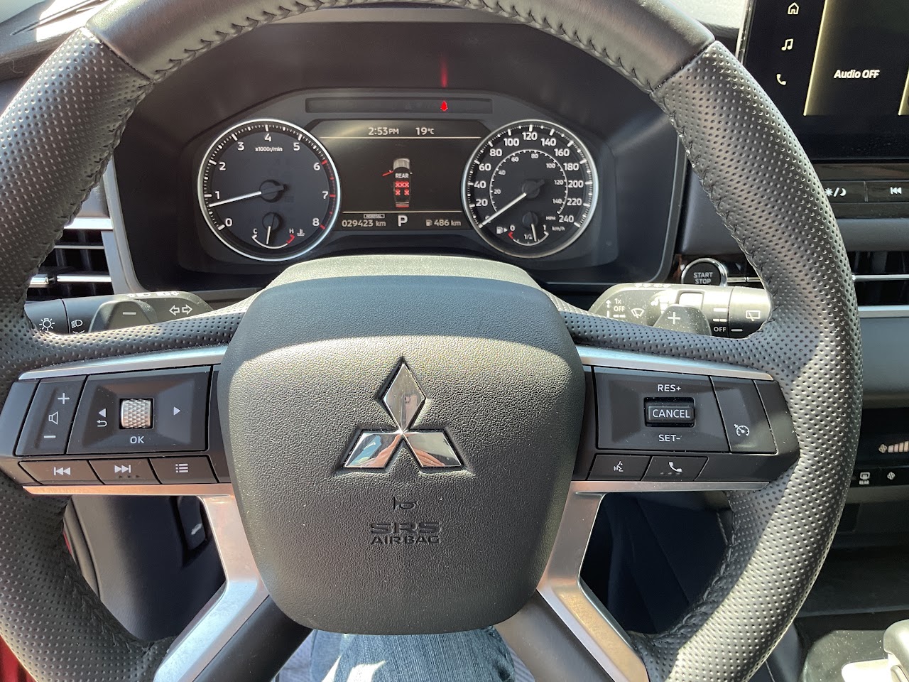 2025 Mitsubishi Outlander — photo 22 of 33