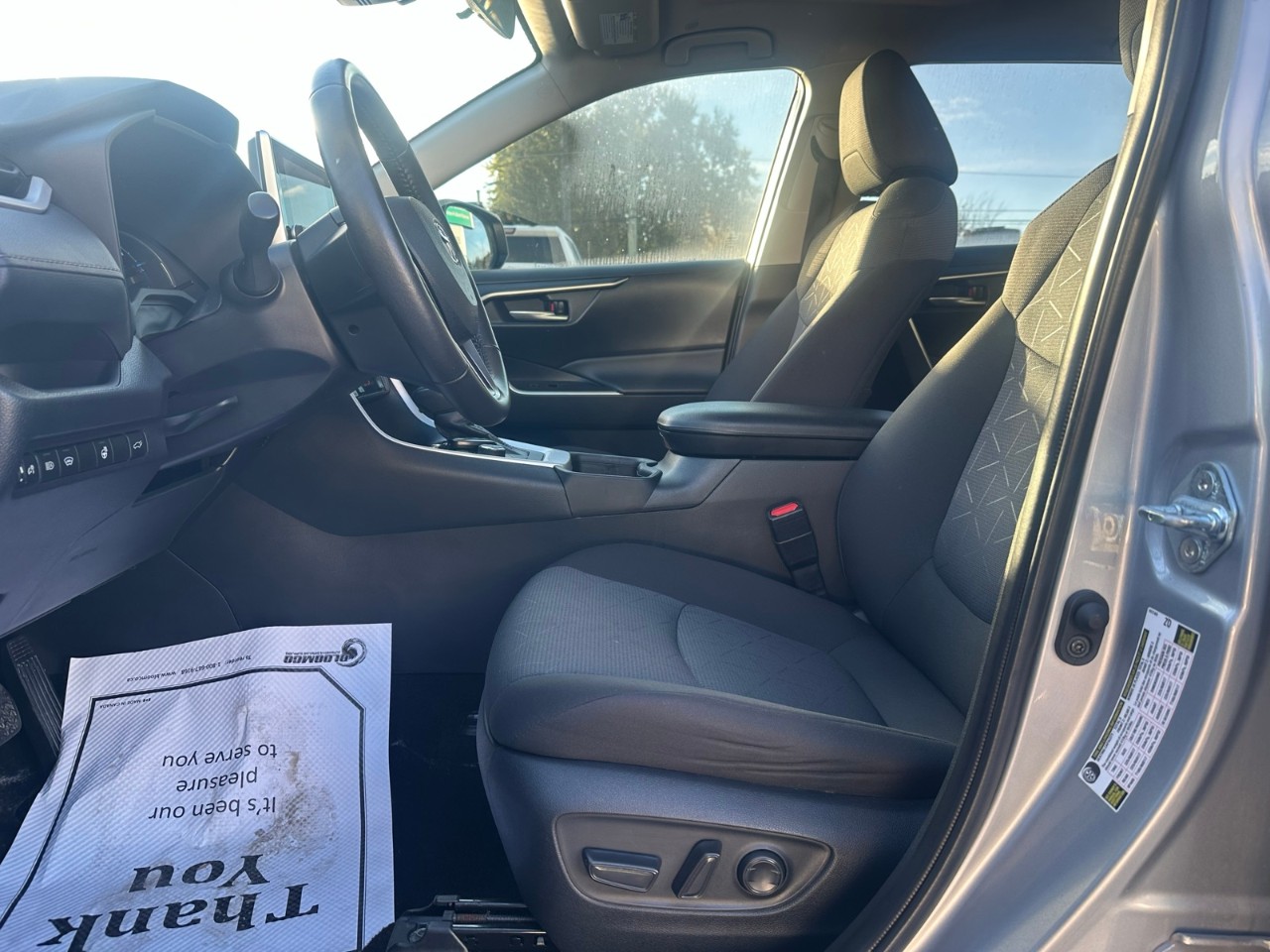 2025 Toyota RAV4 — photo 18 of 25