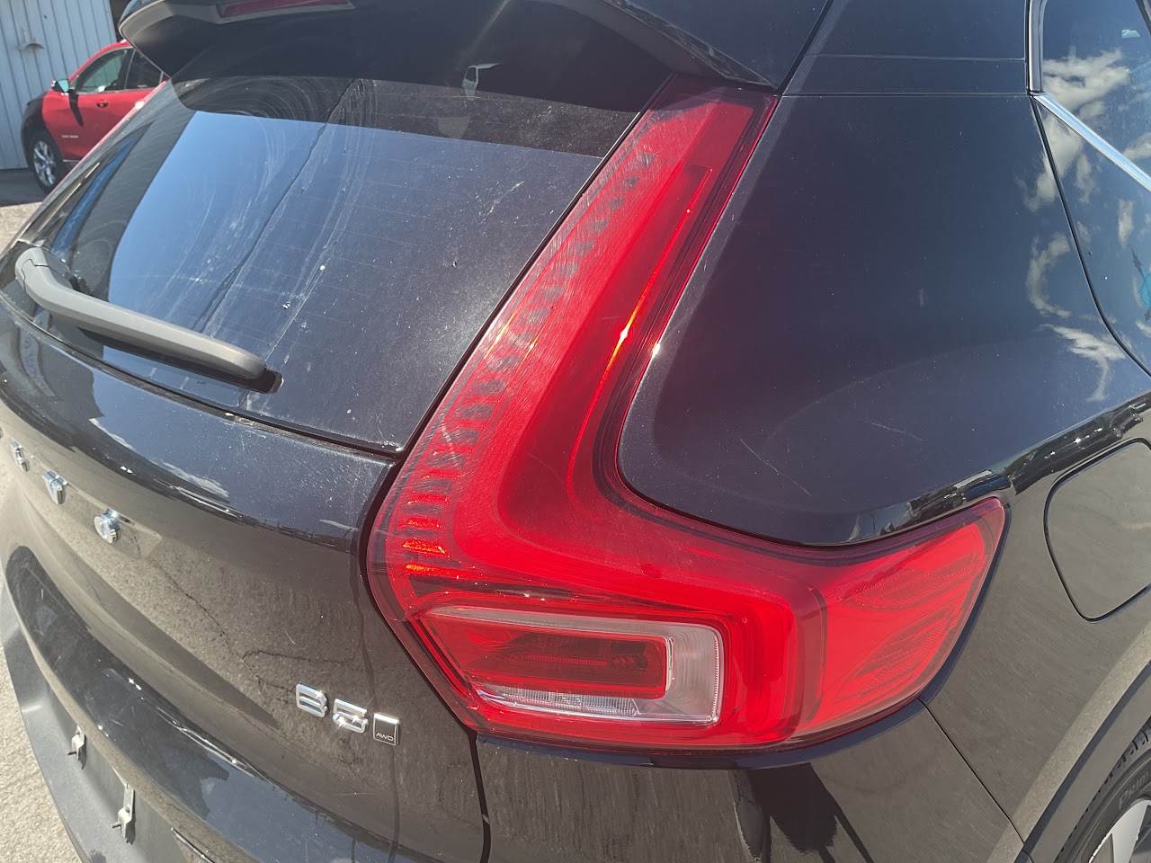 2024 Volvo XC40 — photo 18 of 36