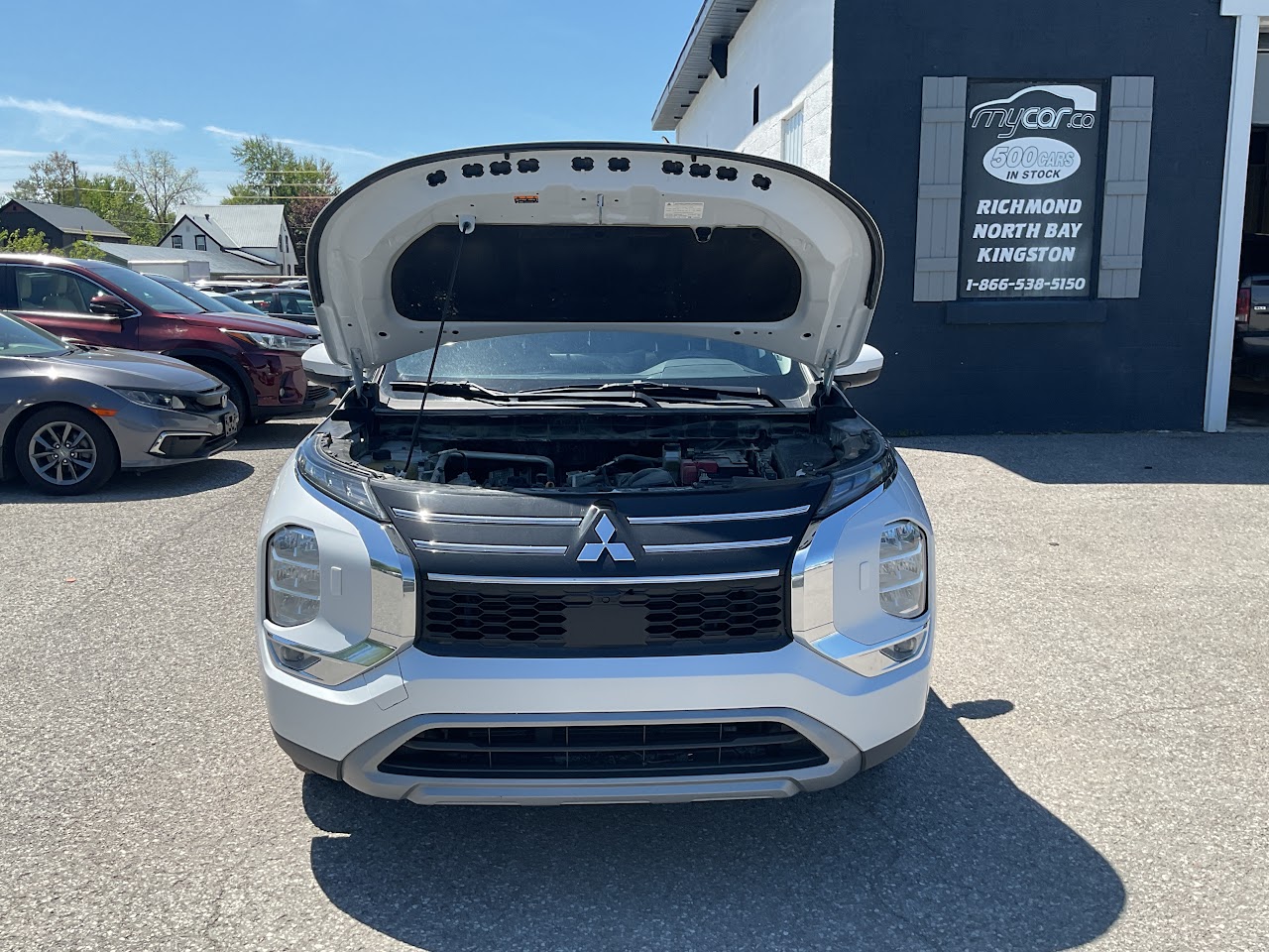 2025 Mitsubishi Outlander — photo 22 of 32