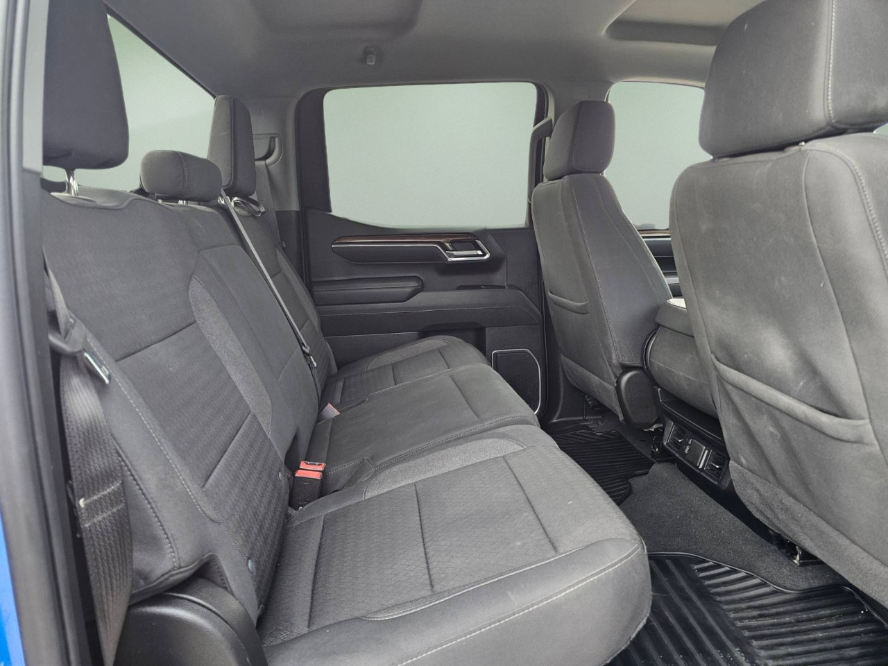 2025 Chevrolet Silverado 1500 — photo 17 of 20