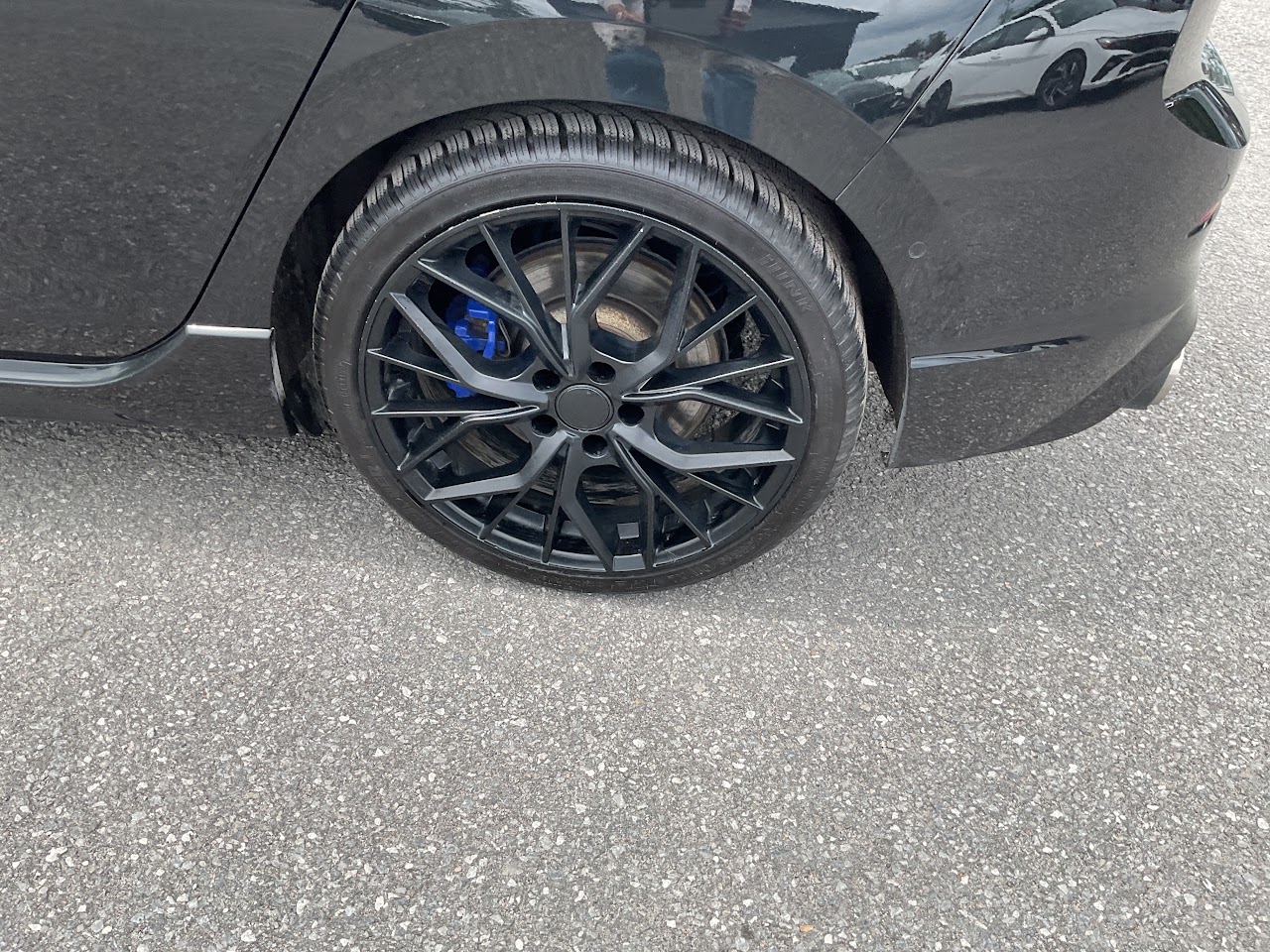 2024 Volkswagen Golf — photo 12 of 34