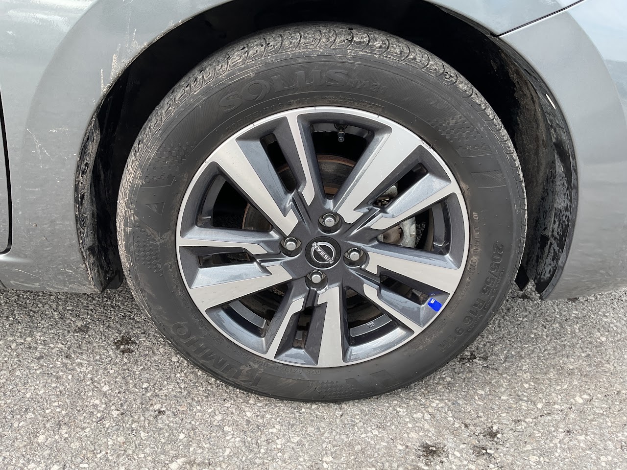 2025 Nissan Versa — photo 11 of 33