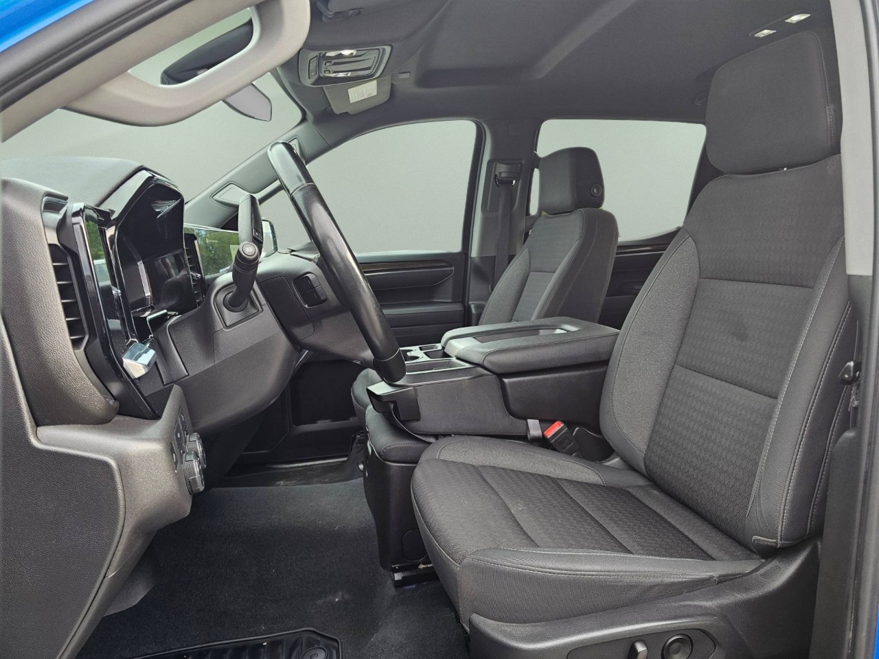 2025 Chevrolet Silverado 1500 — photo 8 of 20