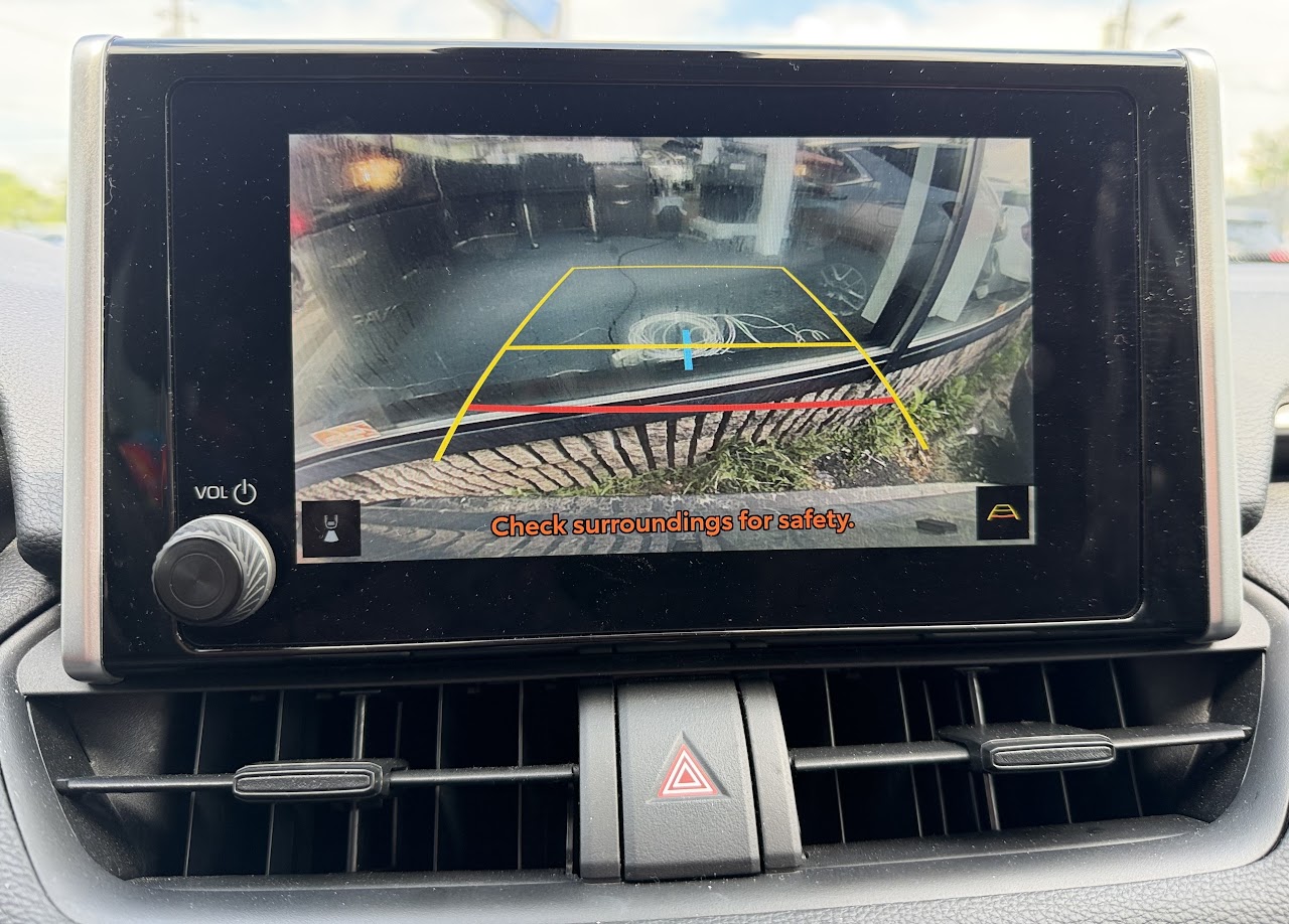 2025 Toyota RAV4 — photo 15 of 47