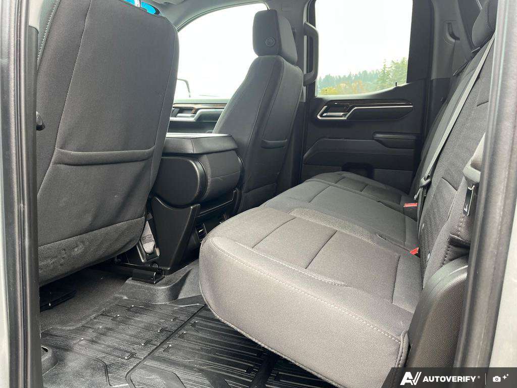 2023 GMC Sierra 1500 — photo 23 of 25