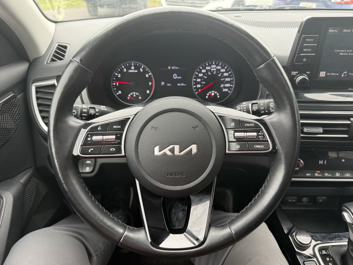 2022 Kia Seltos — photo 17 of 25