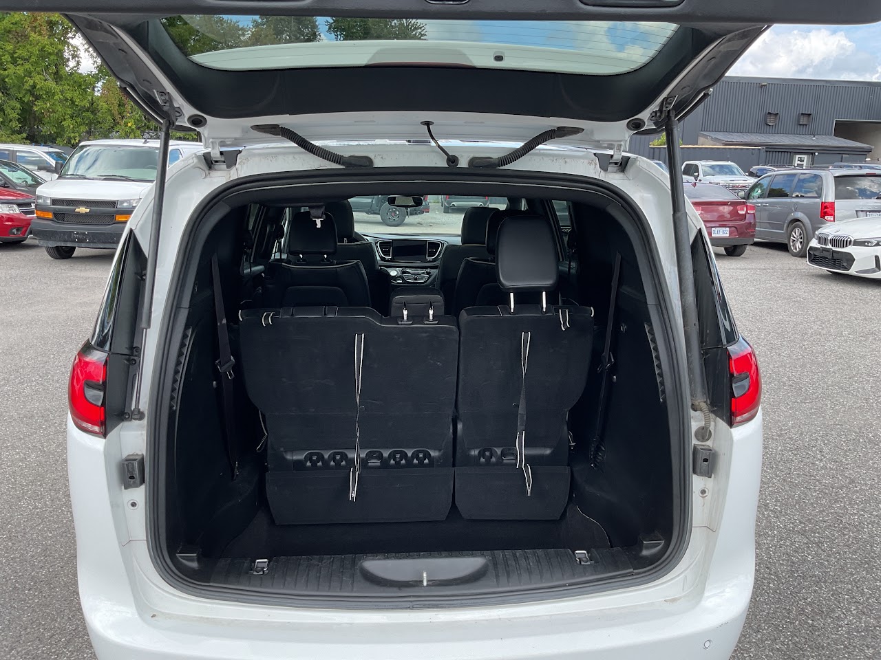 2025 Chrysler Pacifica — photo 34 of 34