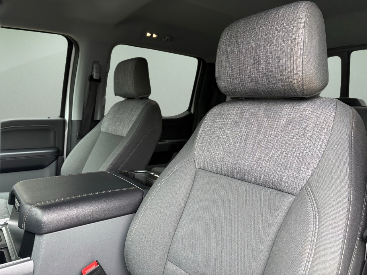 2025 Ford Super Duty F-250 SRW — photo 13 of 17