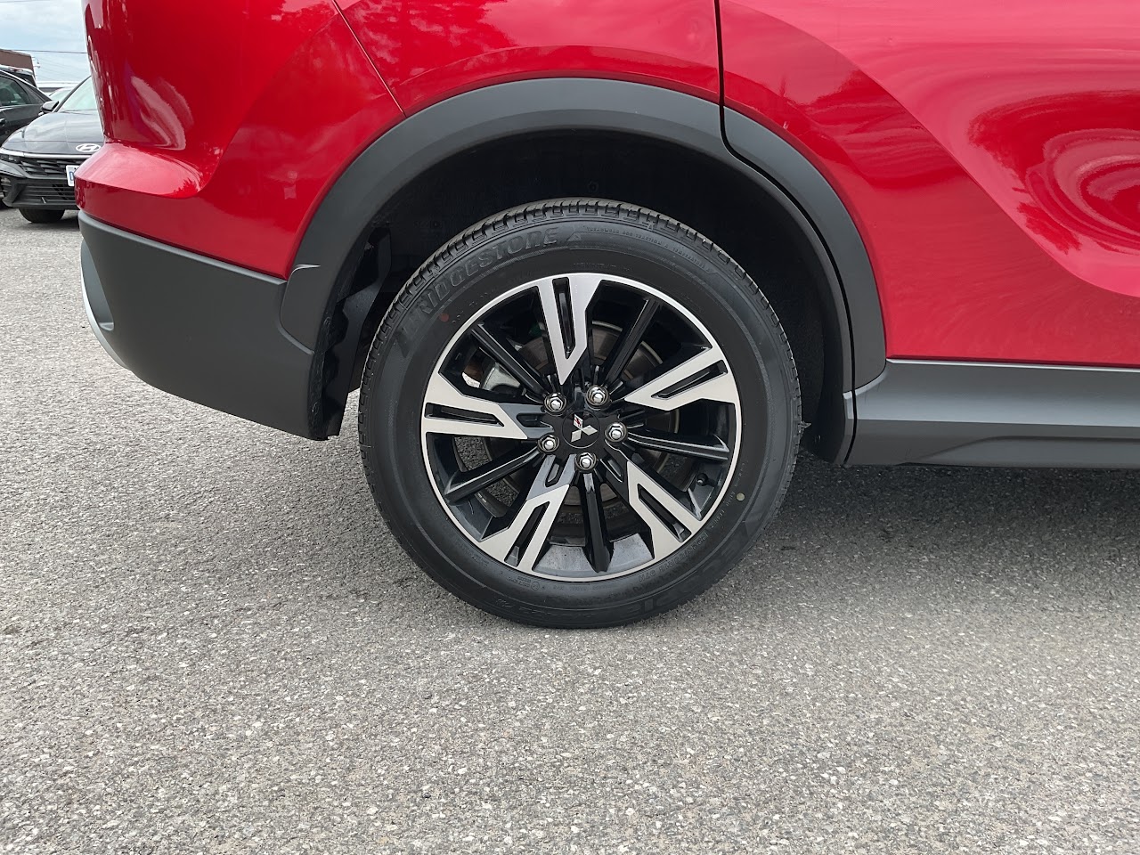 2023 Mitsubishi Eclipse Cross — photo 13 of 32