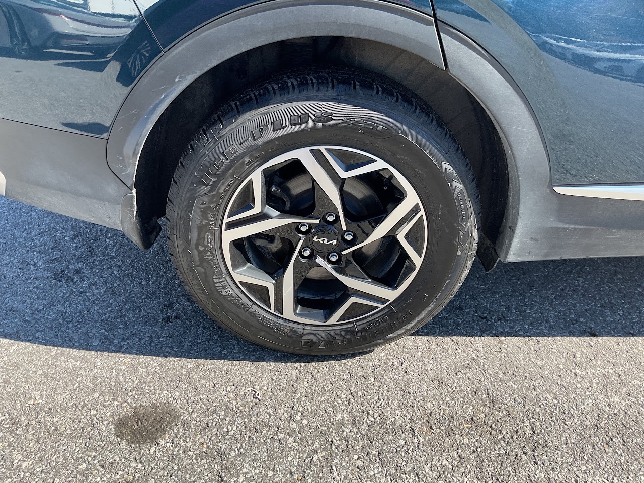 2025 Kia Sportage — photo 13 of 34