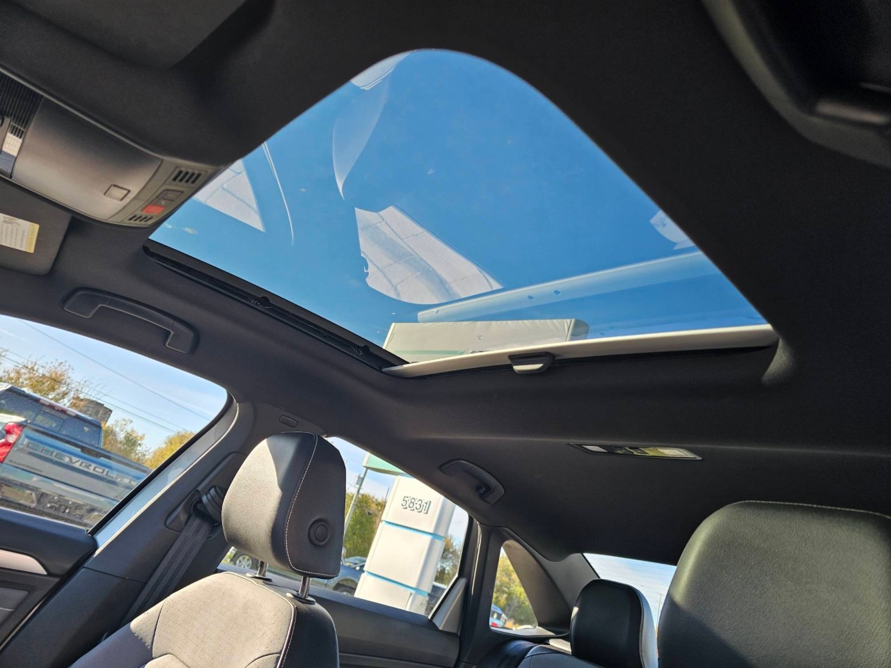 2025 Volkswagen Jetta — photo 13 of 26
