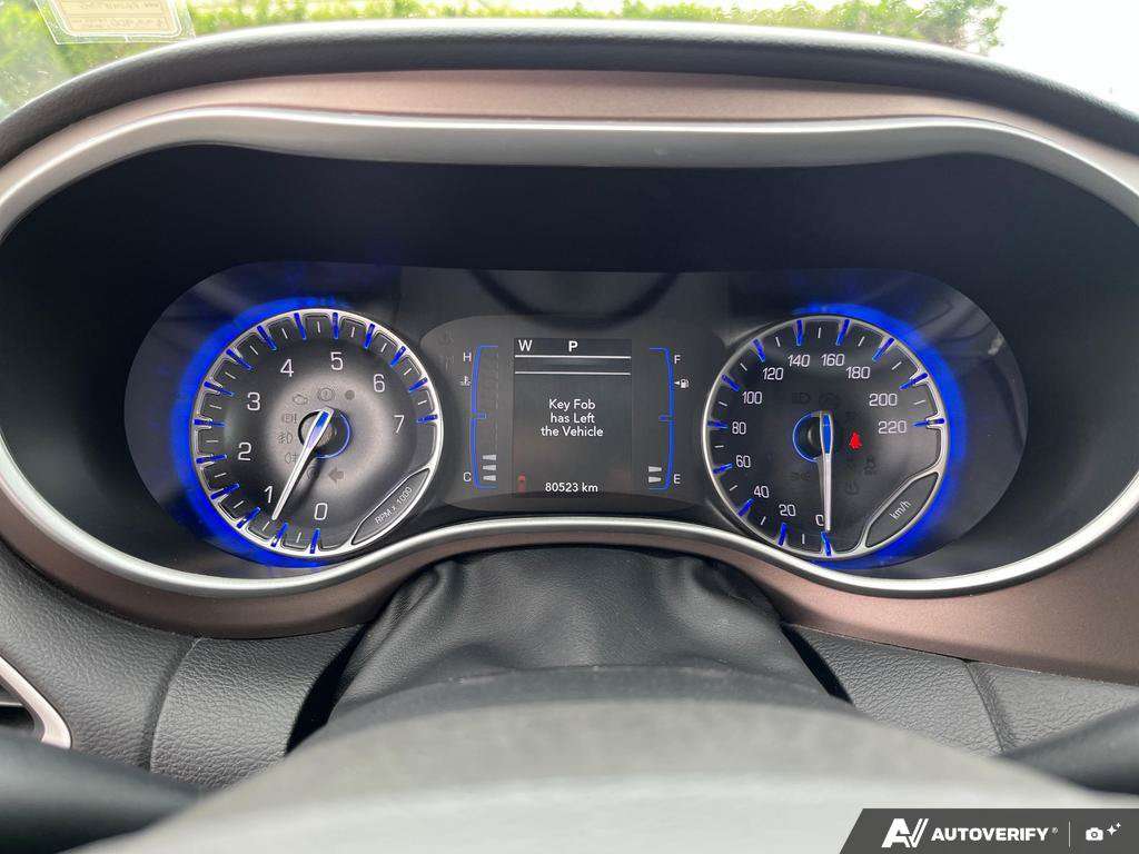 2024 Chrysler Grand Caravan — photo 15 of 25