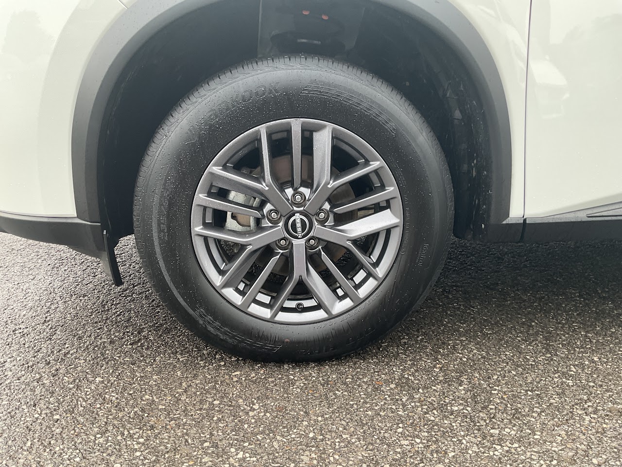 2025 Nissan Rogue — photo 10 of 34