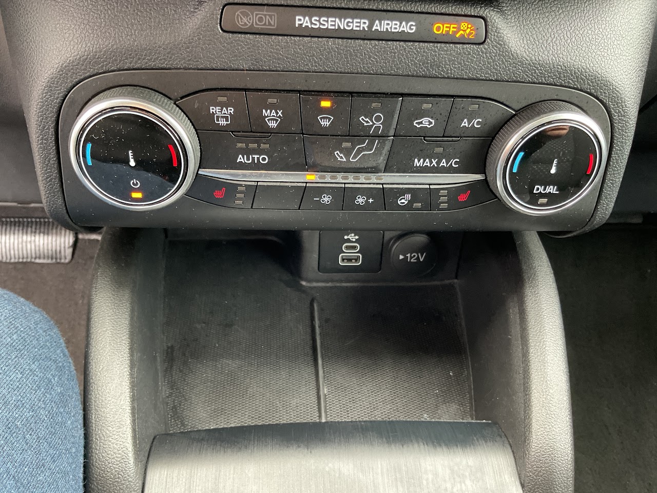 2025 Ford Escape — photo 27 of 35