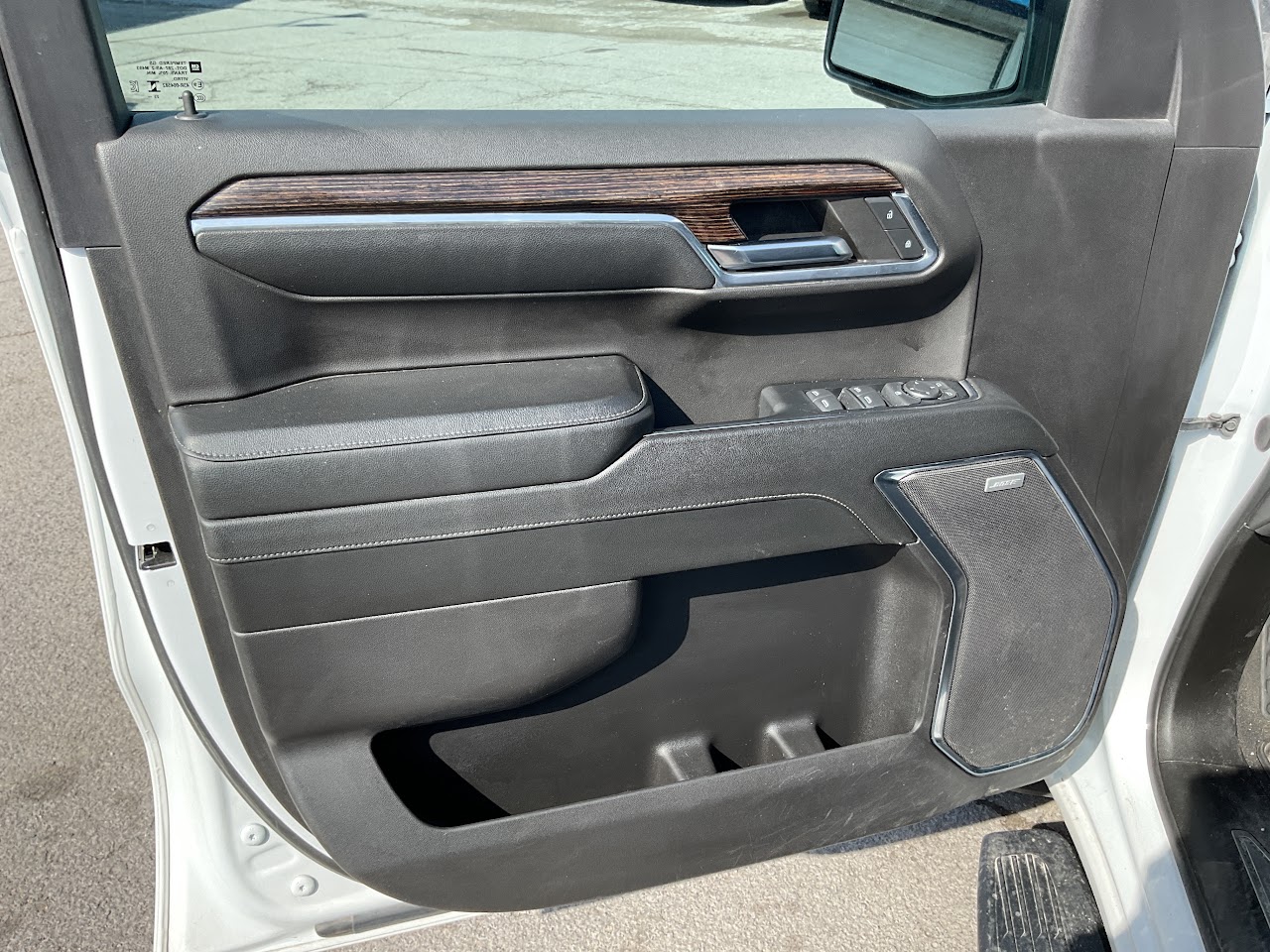 2024 GMC Sierra — photo 27 of 32