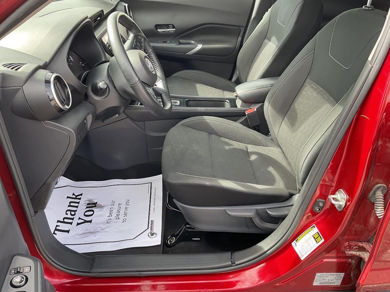 2025 Nissan Kicks Play — photo 20 of 34