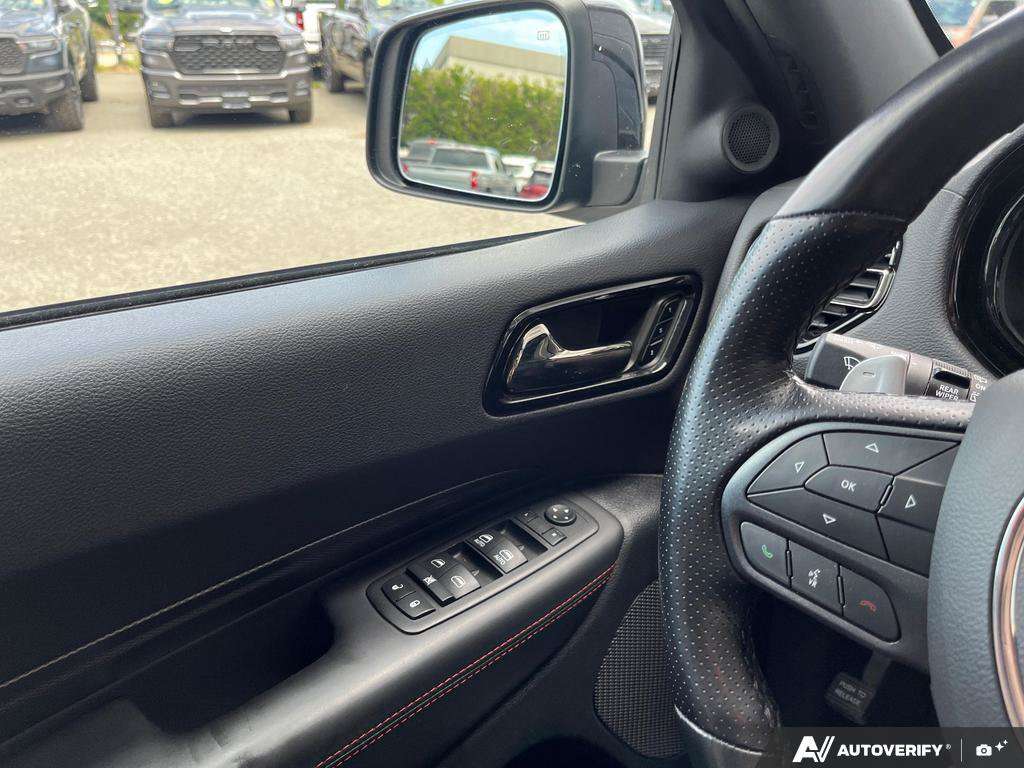 2025 Dodge Durango — photo 17 of 25