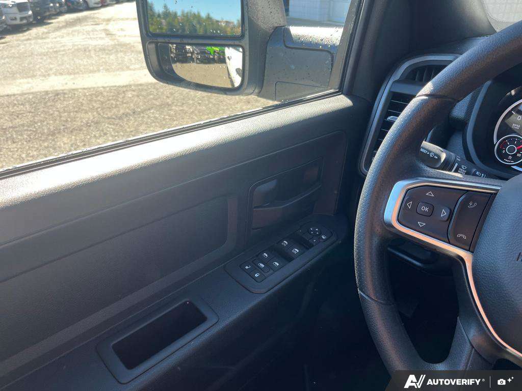 2026 Ram 3500 Crew Cab — photo 17 of 25