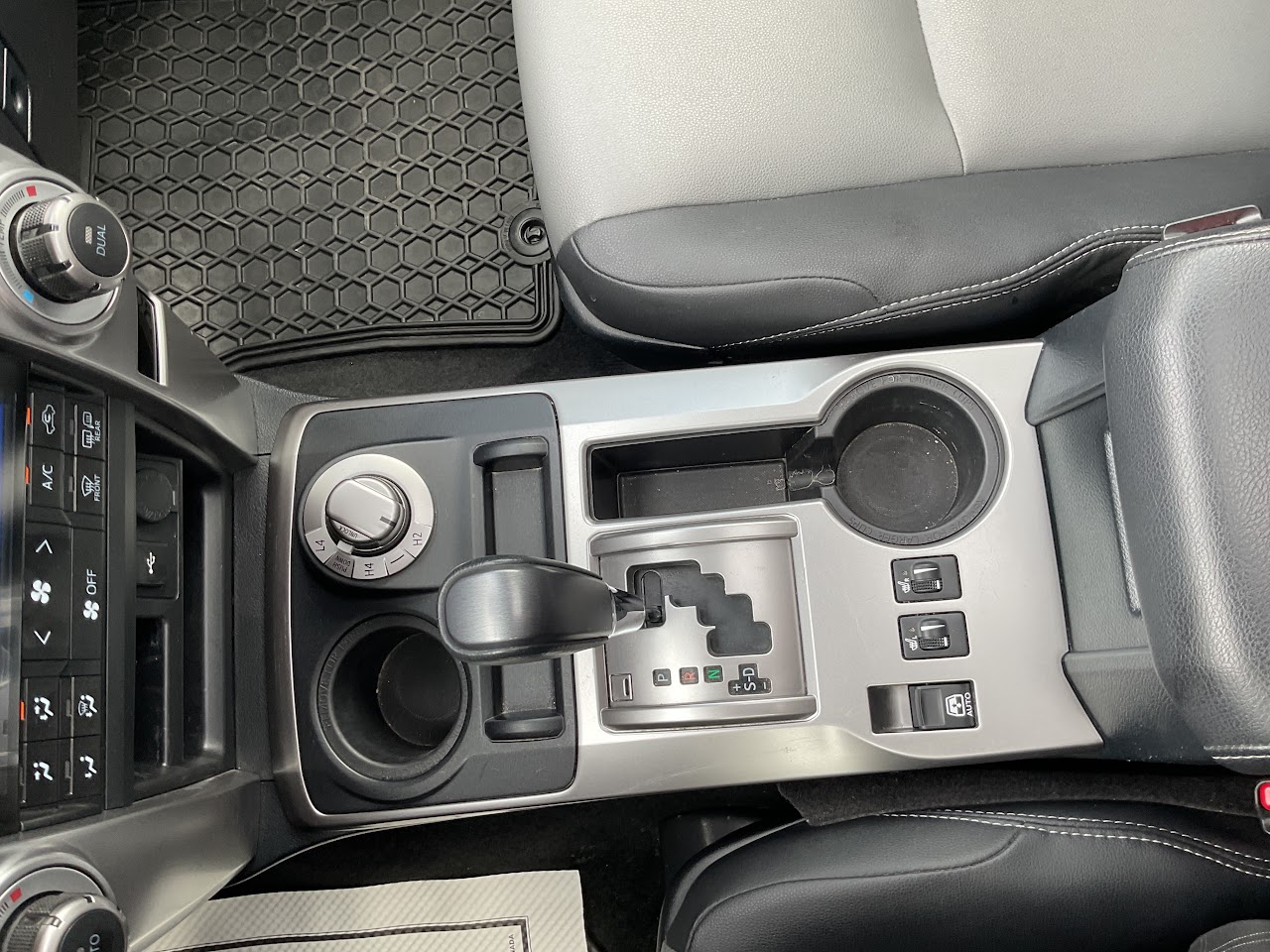 2023 Toyota 4RUNNER — photo 29 de 34