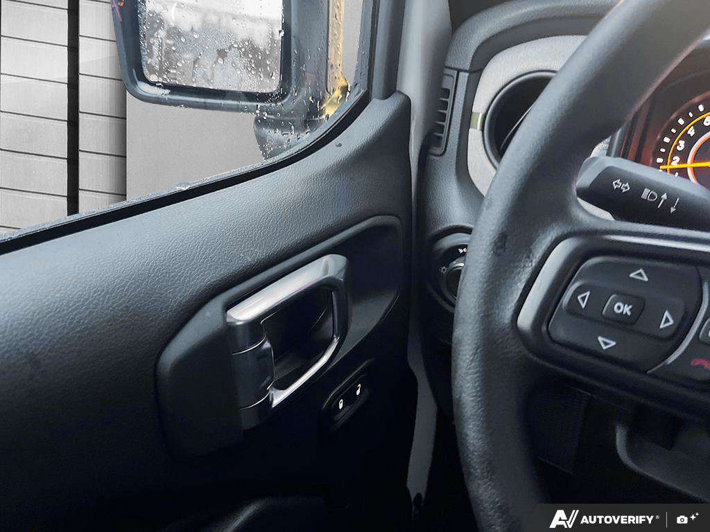 2026 Jeep Wrangler — photo 17 de 25
